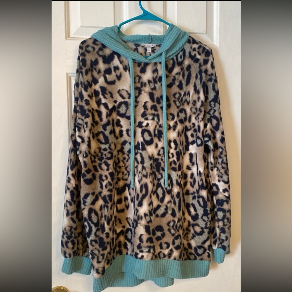 White Birch hoodie animal print and teal. Super soft fleece size large